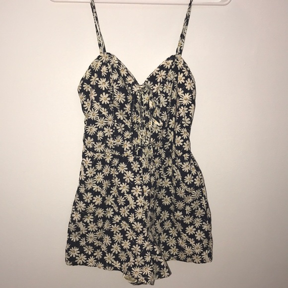 Size S, floral romper 🌻 - Picture 1 of 2